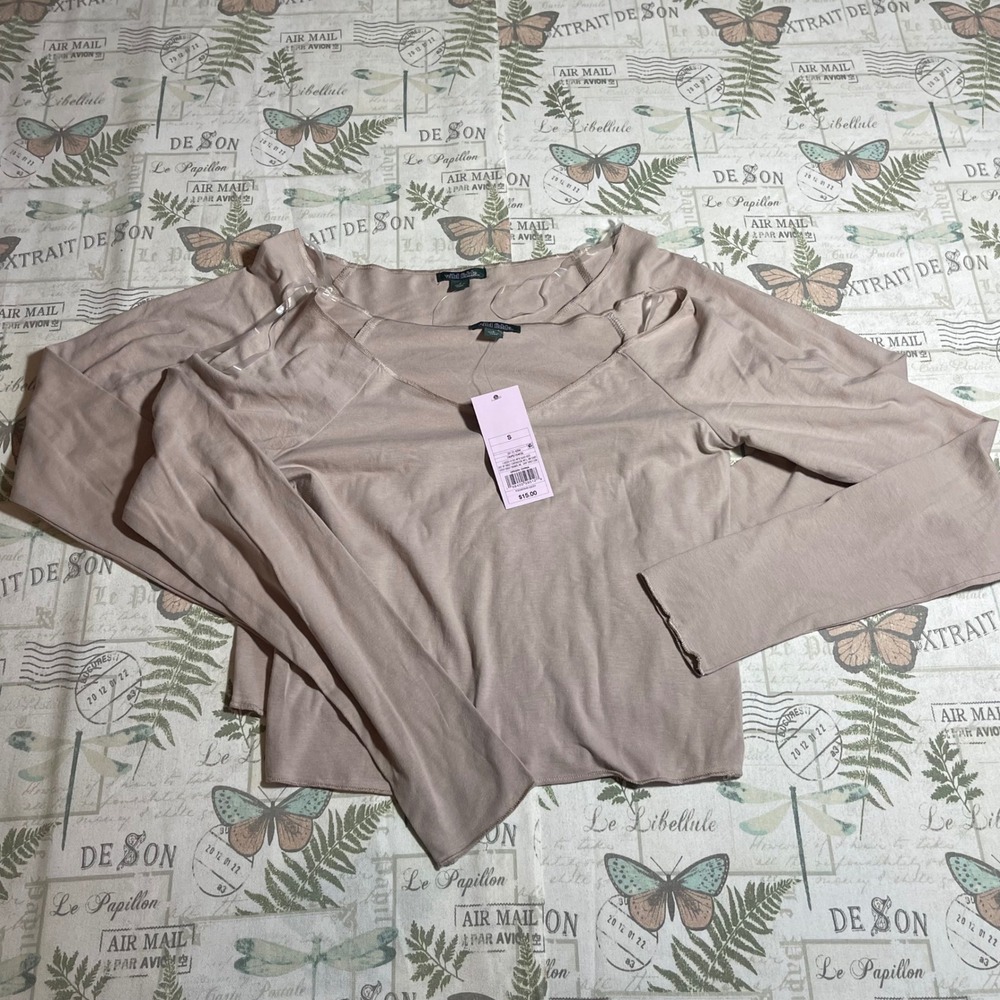 Wild Fable Women's Top, Beige,‎ Long Sleeve, Cropped, V Neck, Small BUNDLE of 2!